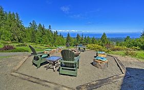 Picturesque Port Angeles Cabin With Fire Pit!